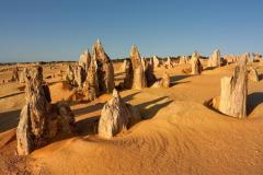 Australia_WA_Pinnacles-Nambung-National-Park_1100x735